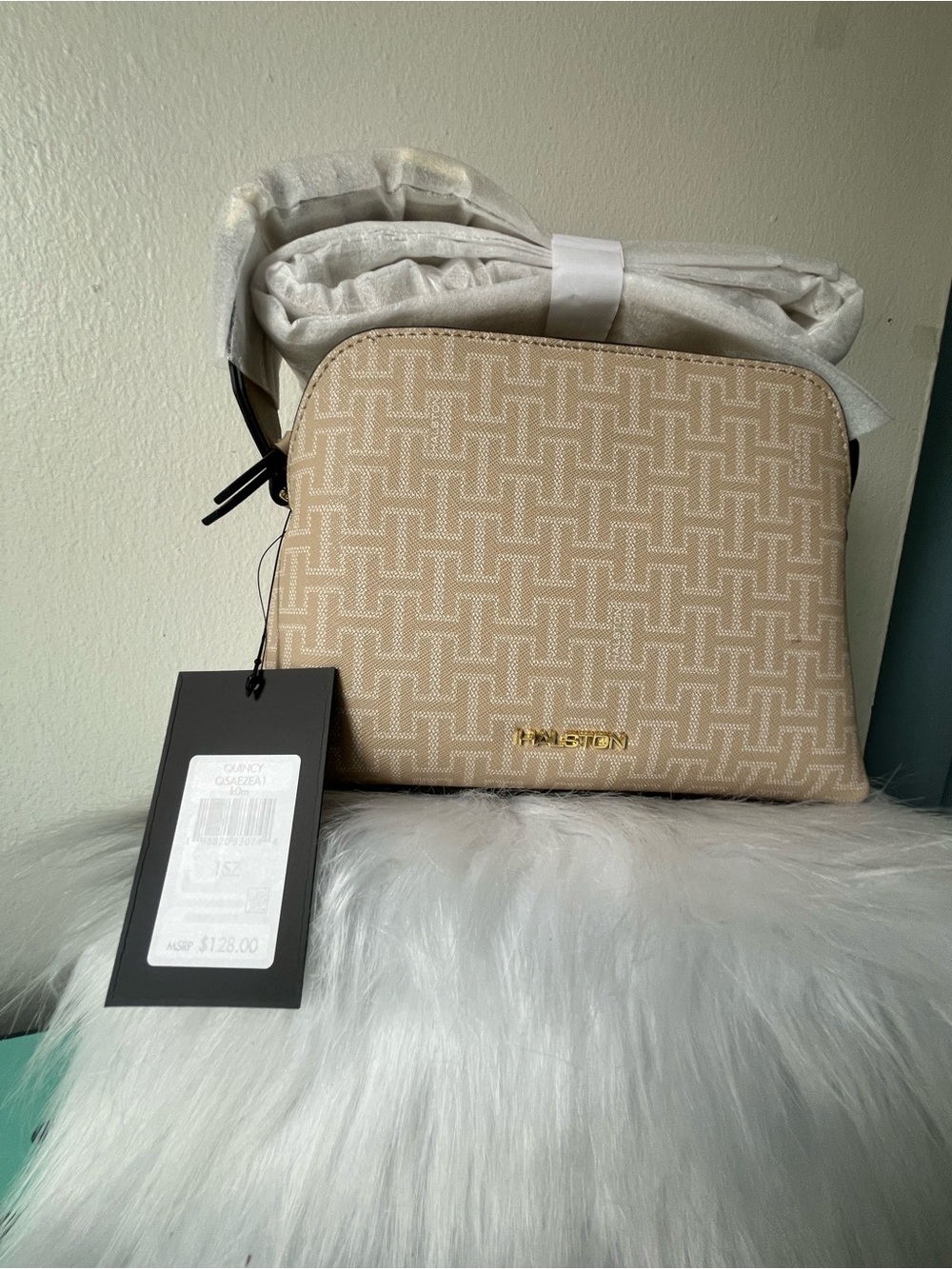 HALSTON $128 retail NWT Quincy signature monogram logo top zip crossbody bag. 🤍🤎
